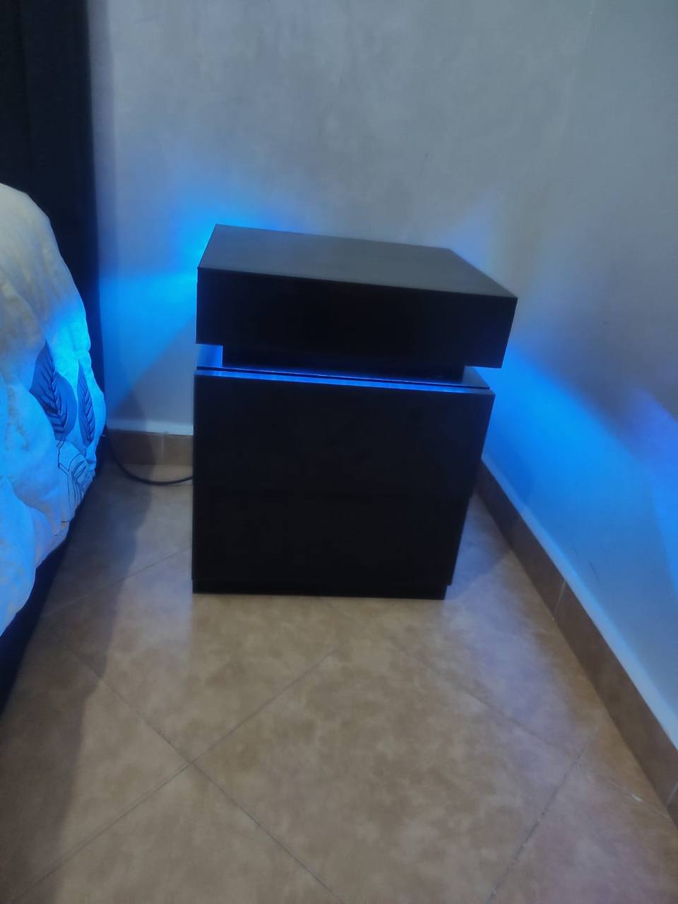 Veloria Intelligent Nightstand – Luxury Bedside Vault with Contactless Smart Lock (Copy)